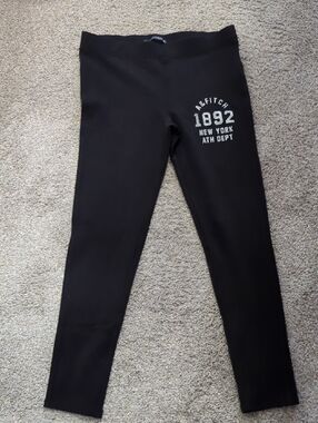 Abercrombie & Fitch Black Leggings with White 1892 Graphic